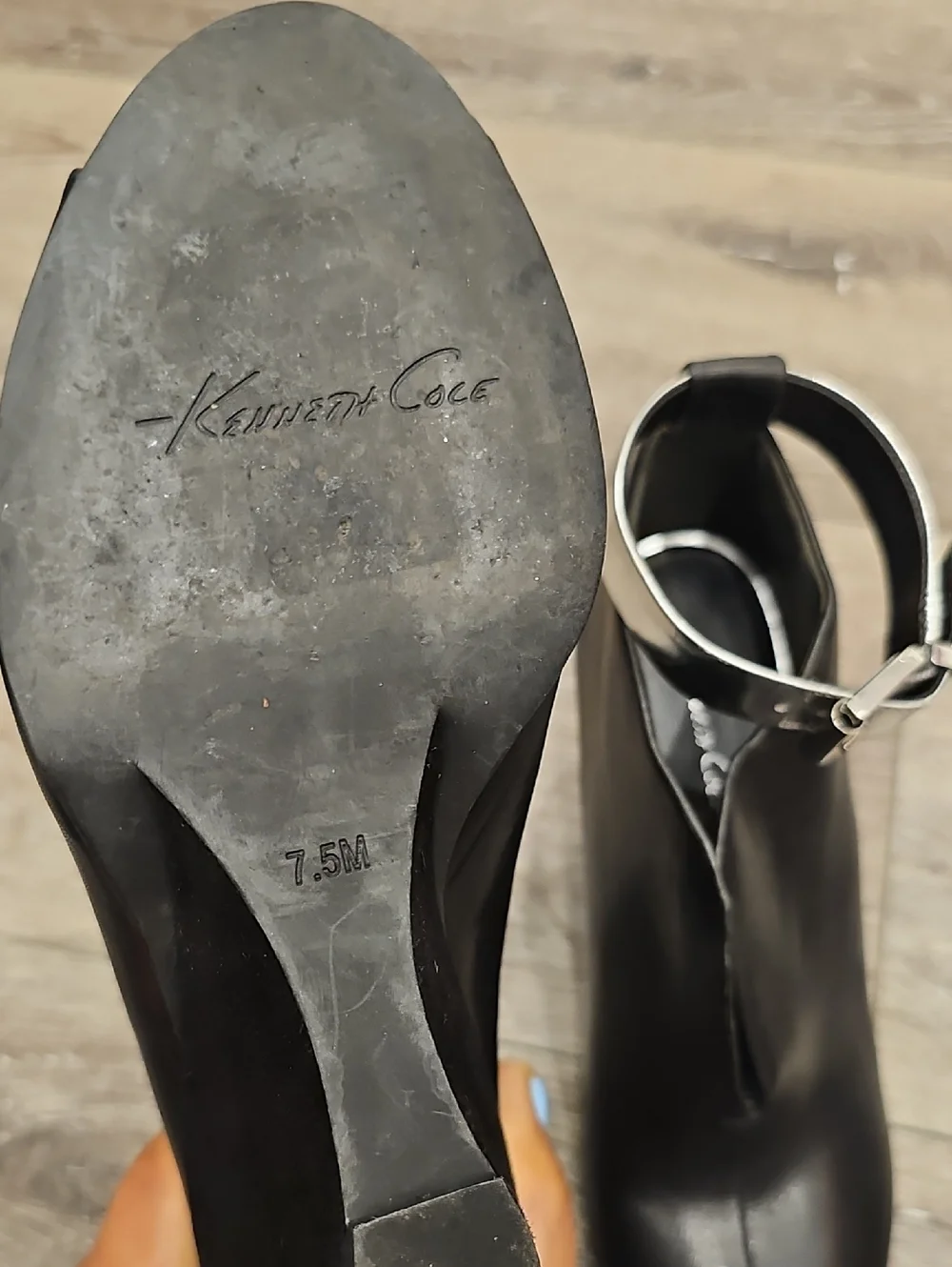 Kenneth Cole New York Silver Peep Toe Broome Wedges Black Leather Heels SZ 7.5